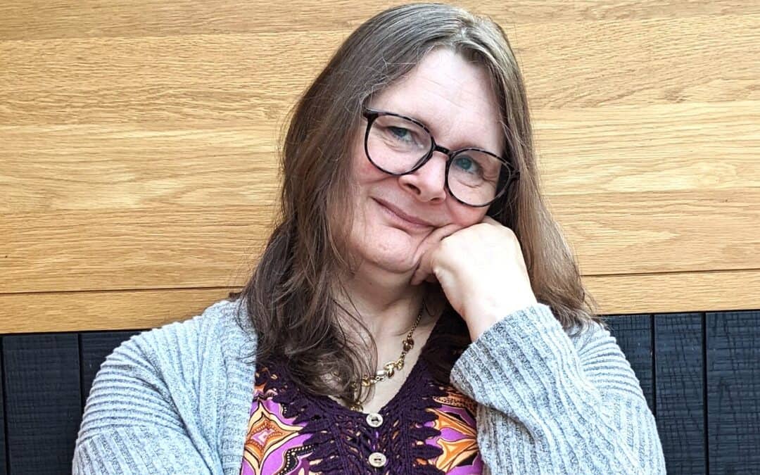 Ex Arachnophobe Spreads the Word of Spider Love